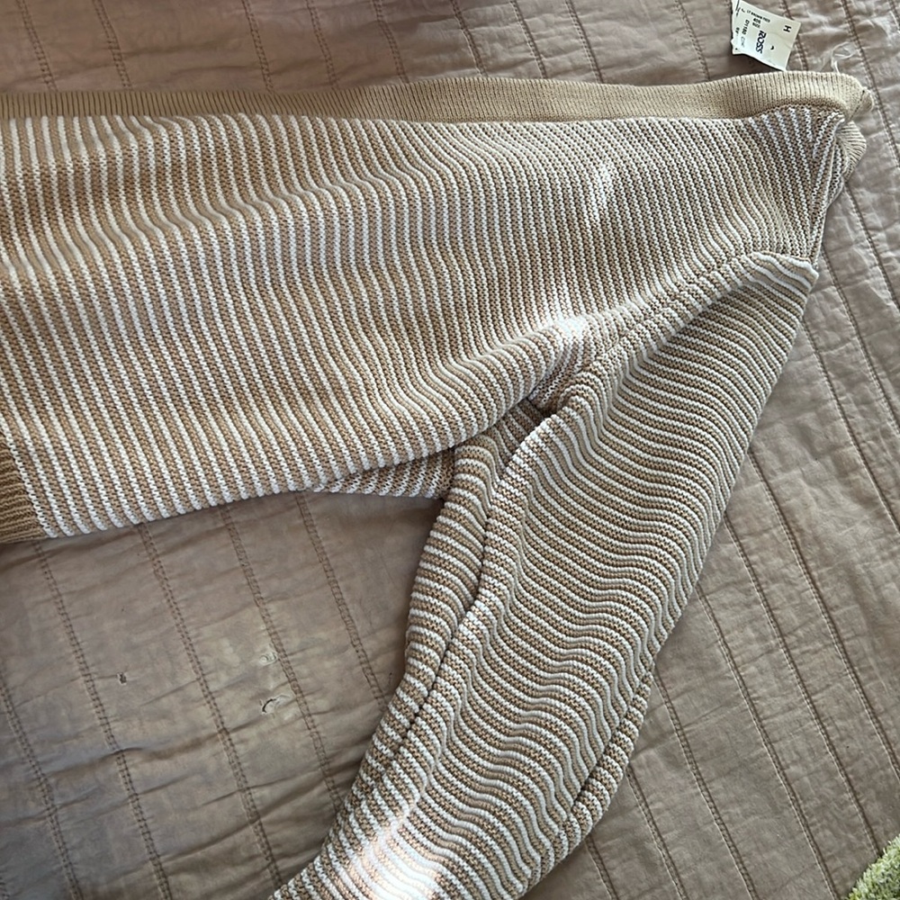 New with tags soft sweater good for summer nights and transferring into Fall